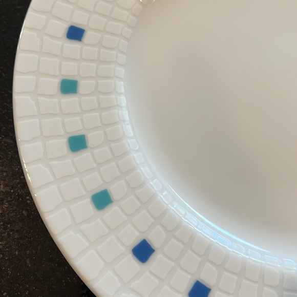 4 Bridget Dobson Fine Porcelain - Blue Mosaic - Salad Plates 8 1/… - Picture 6 of 12